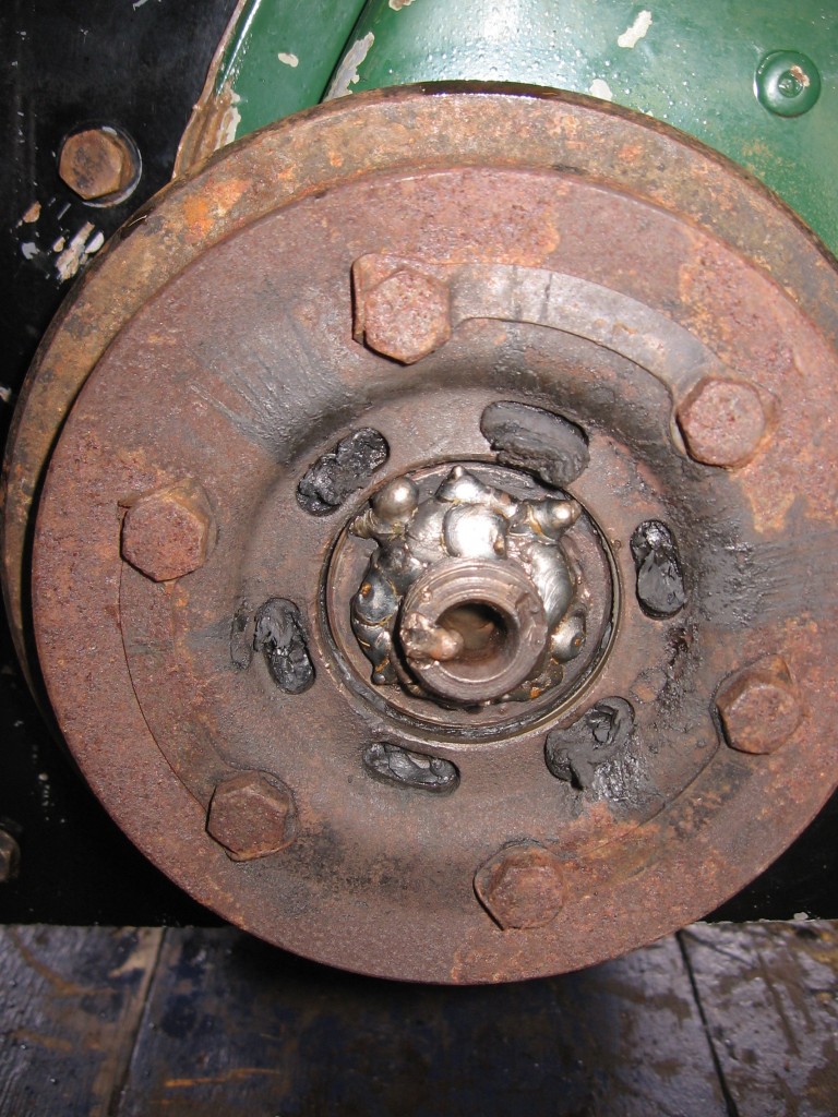Crankshaft pulley had been welded to the crankshaft!