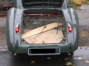 XK140 Boot (before)